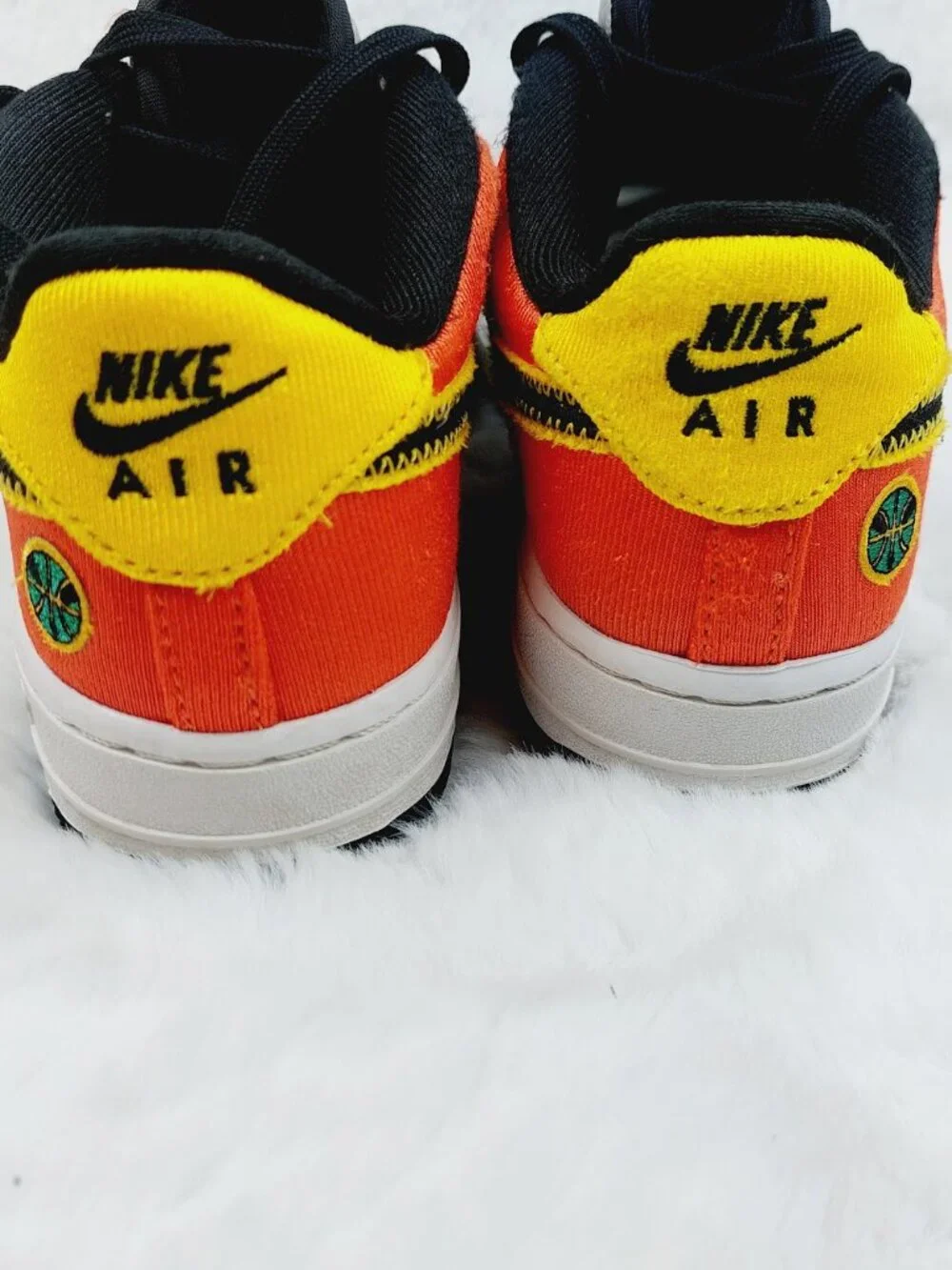 Nike Boys' White Orange Flash Amarillo Black Air Force 1 LV8 Low Sneaker Size 4Y
